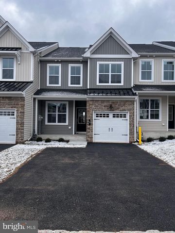 9 TURF CT, Royersford, PA 19468