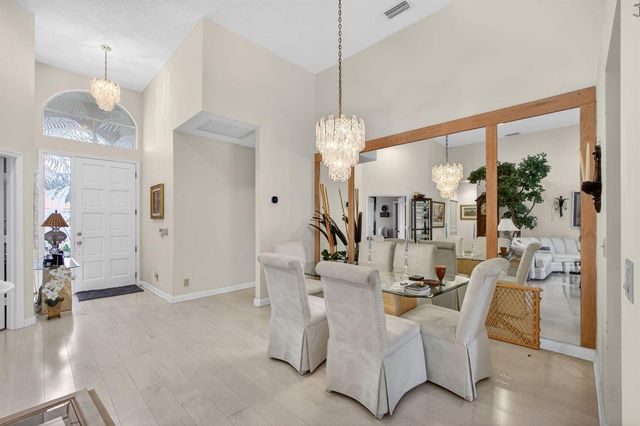 200 Eagleton Estates Boulevard, Palm Beach Gardens, FL 33418