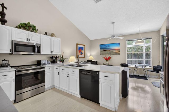 200 Eagleton Estates Boulevard, Palm Beach Gardens, FL 33418