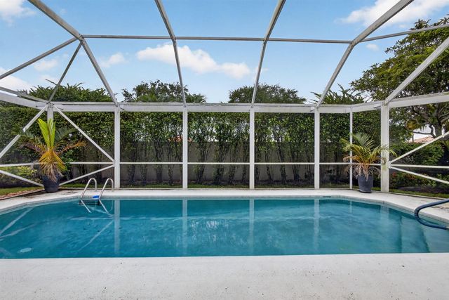 200 Eagleton Estates Boulevard, Palm Beach Gardens, FL 33418