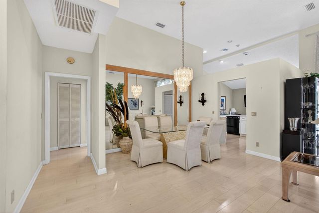 200 Eagleton Estates Boulevard, Palm Beach Gardens, FL 33418