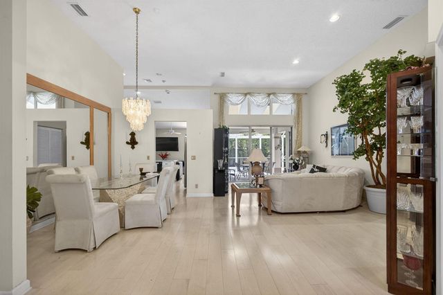 200 Eagleton Estates Boulevard, Palm Beach Gardens, FL 33418