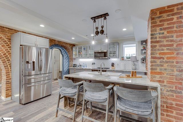 400 E Washington Street Unit 26, Greenville, SC 29601