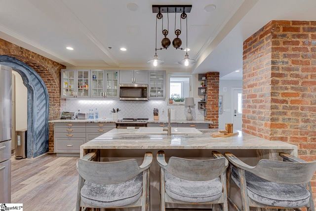 400 E Washington Street Unit 26, Greenville, SC 29601