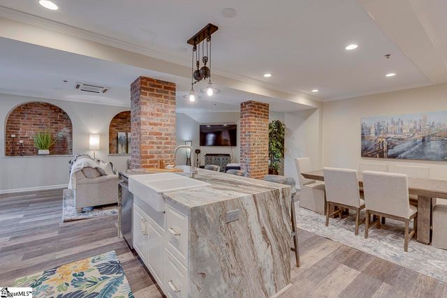 400 E Washington Street Unit 26, Greenville, SC 29601