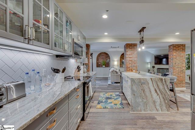 400 E Washington Street Unit 26, Greenville, SC 29601