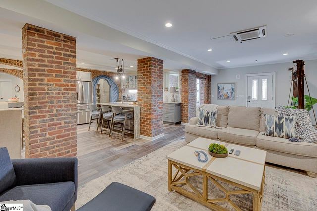 400 E Washington Street Unit 26, Greenville, SC 29601