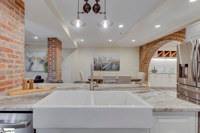 400 E Washington Street Unit 26, Greenville, SC 29601