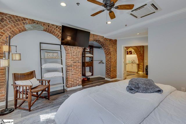 400 E Washington Street Unit 26, Greenville, SC 29601