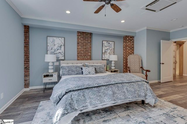400 E Washington Street Unit 26, Greenville, SC 29601