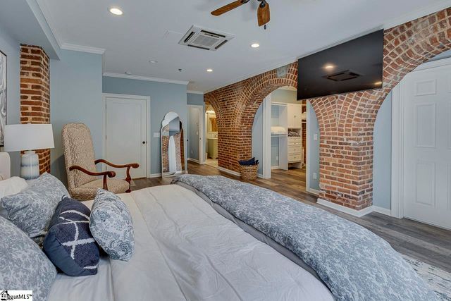 400 E Washington Street Unit 26, Greenville, SC 29601