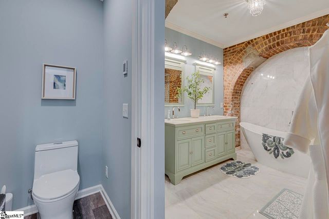 400 E Washington Street Unit 26, Greenville, SC 29601
