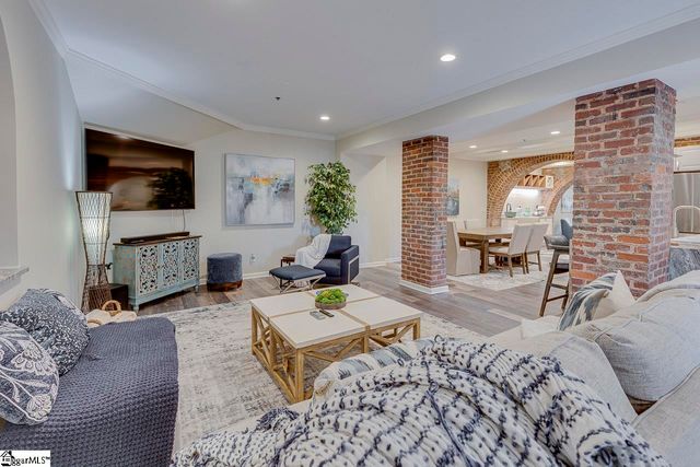 400 E Washington Street Unit 26, Greenville, SC 29601