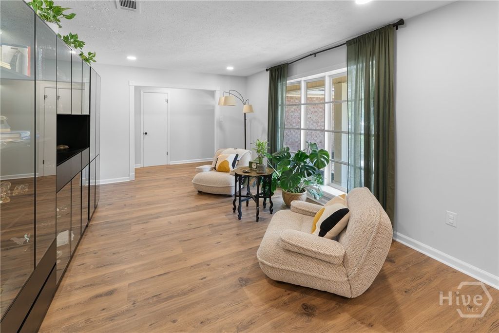 Image 4 of property listing at 107 Hover Creek Road, Savannah, GA 31419