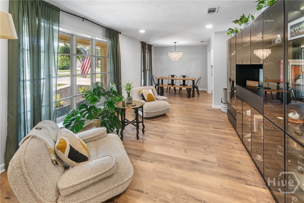 Image 5 of property listing at 107 Hover Creek Road, Savannah, GA 31419