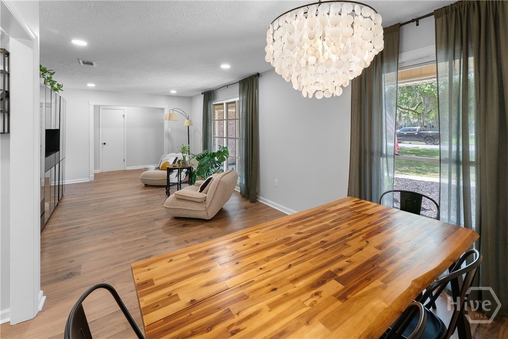 Image 8 of property listing at 107 Hover Creek Road, Savannah, GA 31419