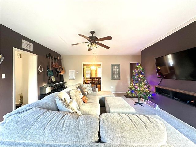 801 E Pearl Street, Harrisonville, MO 64701