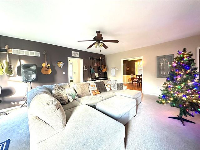 801 E Pearl Street, Harrisonville, MO 64701