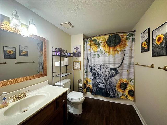 801 E Pearl Street, Harrisonville, MO 64701