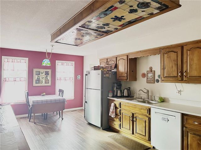 801 E Pearl Street, Harrisonville, MO 64701