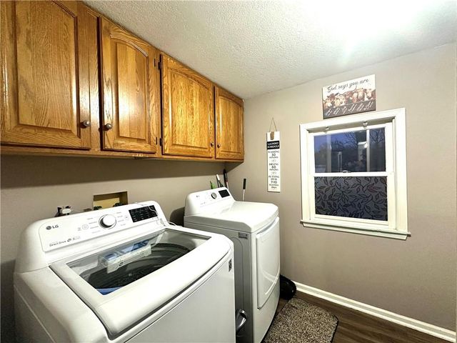 801 E Pearl Street, Harrisonville, MO 64701