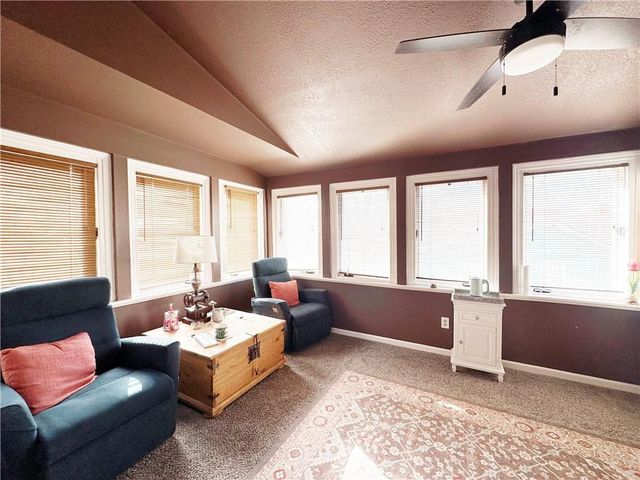 801 E Pearl Street, Harrisonville, MO 64701