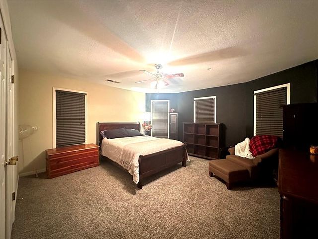 801 E Pearl Street, Harrisonville, MO 64701