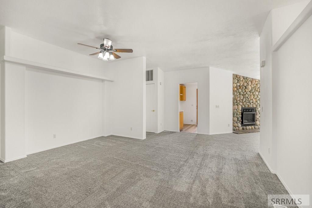 Image 9 of property listing at 715 Clark Drive, Blackfoot, ID 83221