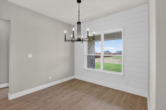 136 Chapowits, Godley, TX 76044