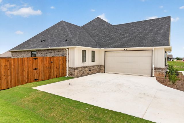 136 Chapowits, Godley, TX 76044