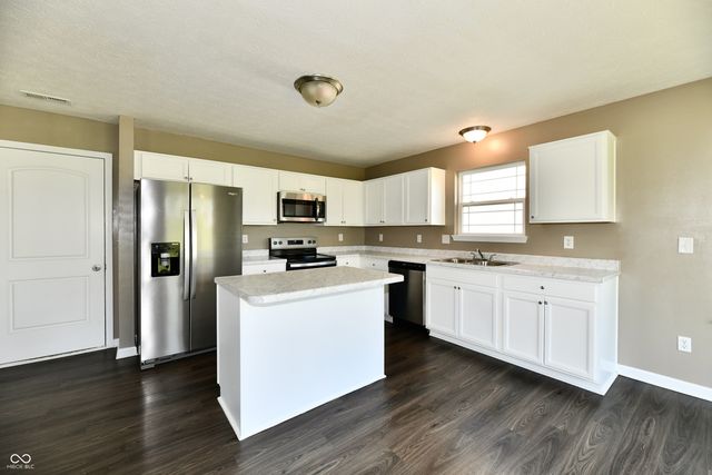 8196 Alyssum Drive, Plainfield, IN 46168