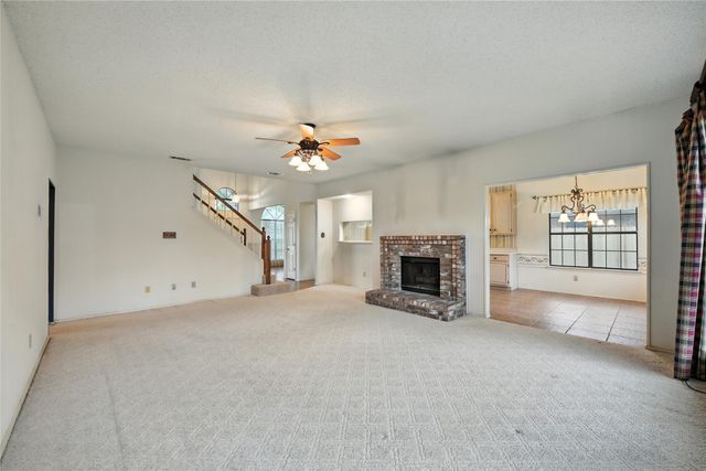 2116 S Winding Creek Drive, Grapevine, TX 76051