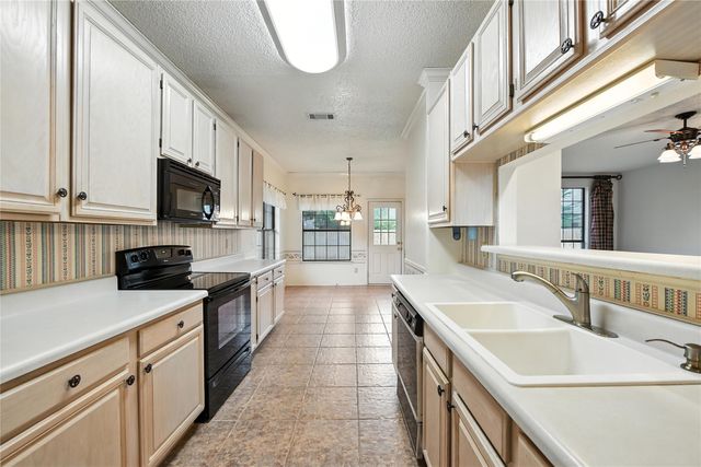 2116 S Winding Creek Drive, Grapevine, TX 76051