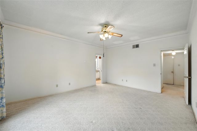 2116 S Winding Creek Drive, Grapevine, TX 76051
