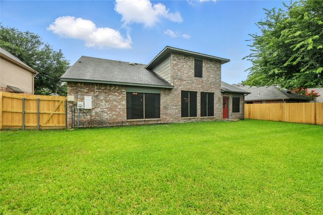 2116 S Winding Creek Drive, Grapevine, TX 76051