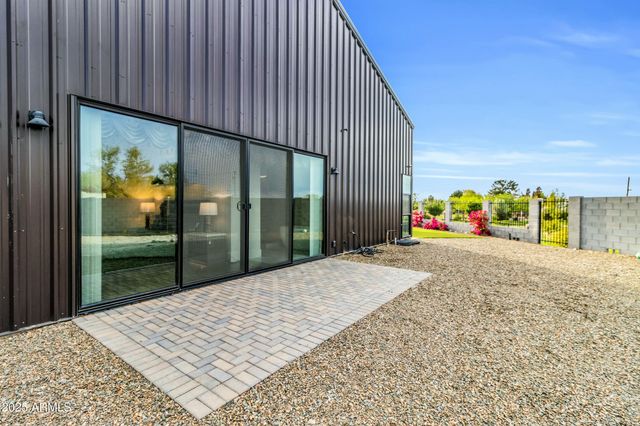 908 W CALDWELL Street, Phoenix, AZ 85041