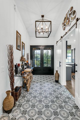 908 W CALDWELL Street, Phoenix, AZ 85041