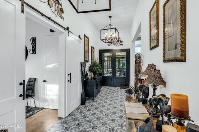 908 W CALDWELL Street, Phoenix, AZ 85041