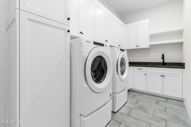 908 W CALDWELL Street, Phoenix, AZ 85041