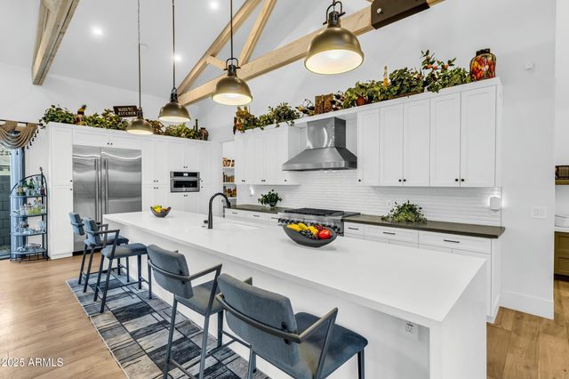 908 W CALDWELL Street, Phoenix, AZ 85041