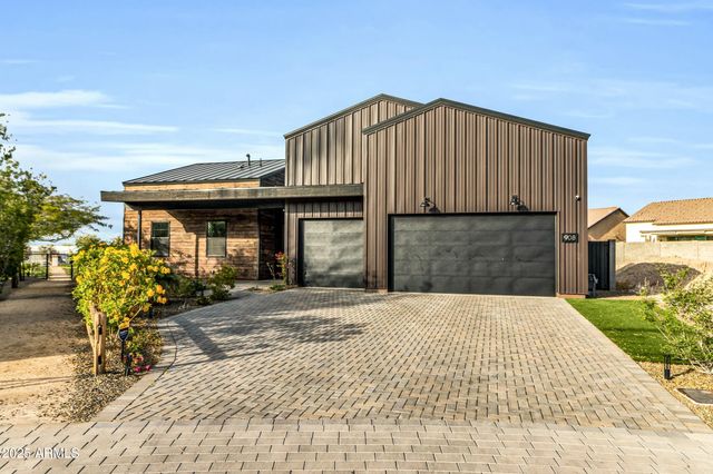 908 W CALDWELL Street, Phoenix, AZ 85041