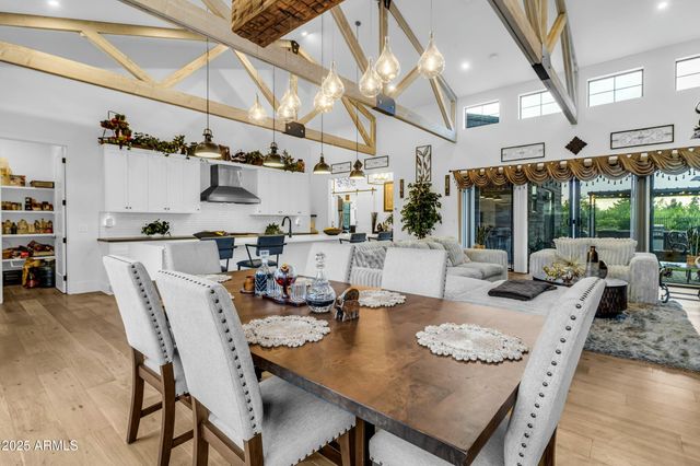 908 W CALDWELL Street, Phoenix, AZ 85041