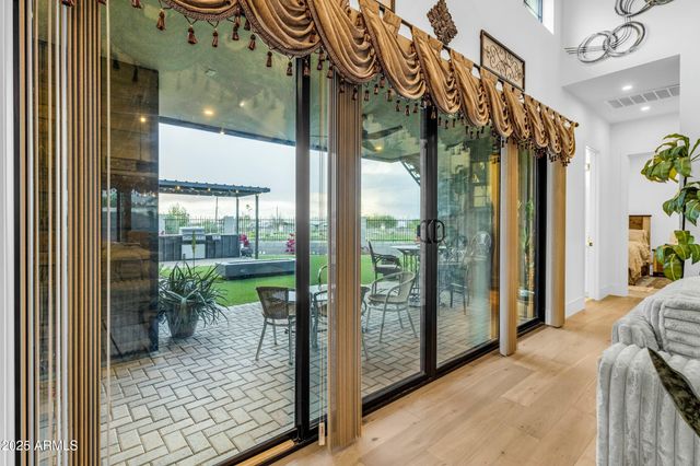 908 W CALDWELL Street, Phoenix, AZ 85041