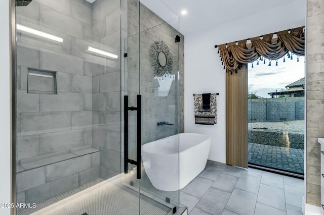 908 W CALDWELL Street, Phoenix, AZ 85041