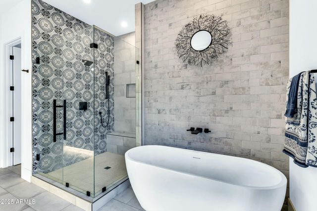 908 W CALDWELL Street, Phoenix, AZ 85041