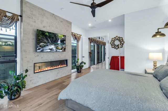 908 W CALDWELL Street, Phoenix, AZ 85041