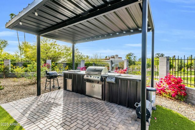 908 W CALDWELL Street, Phoenix, AZ 85041