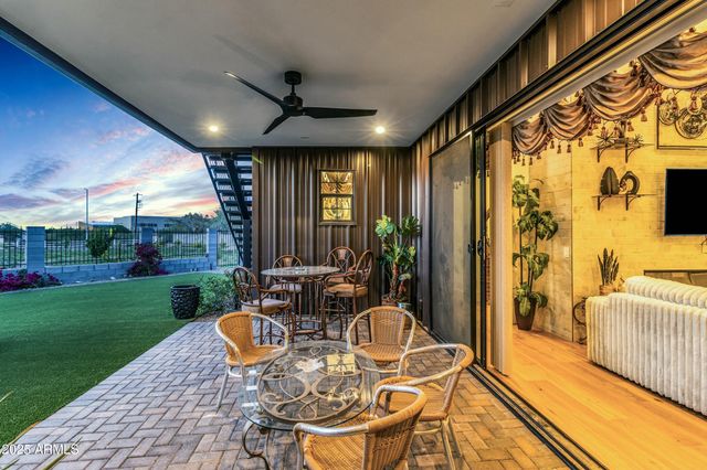 908 W CALDWELL Street, Phoenix, AZ 85041