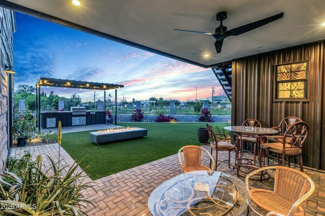 908 W CALDWELL Street, Phoenix, AZ 85041