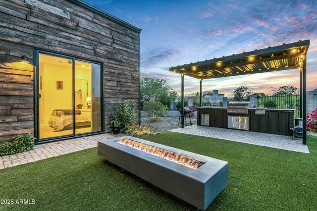 908 W CALDWELL Street, Phoenix, AZ 85041